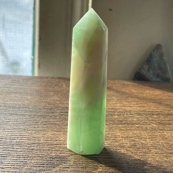 Caribbean calcite tower small banding standing point polished decor natural crys - Picture 2 of 7